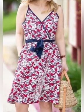 Vineyard Vines %100 Cotton Dress,Adjustable Straps ,Elastic Waist Size Medium